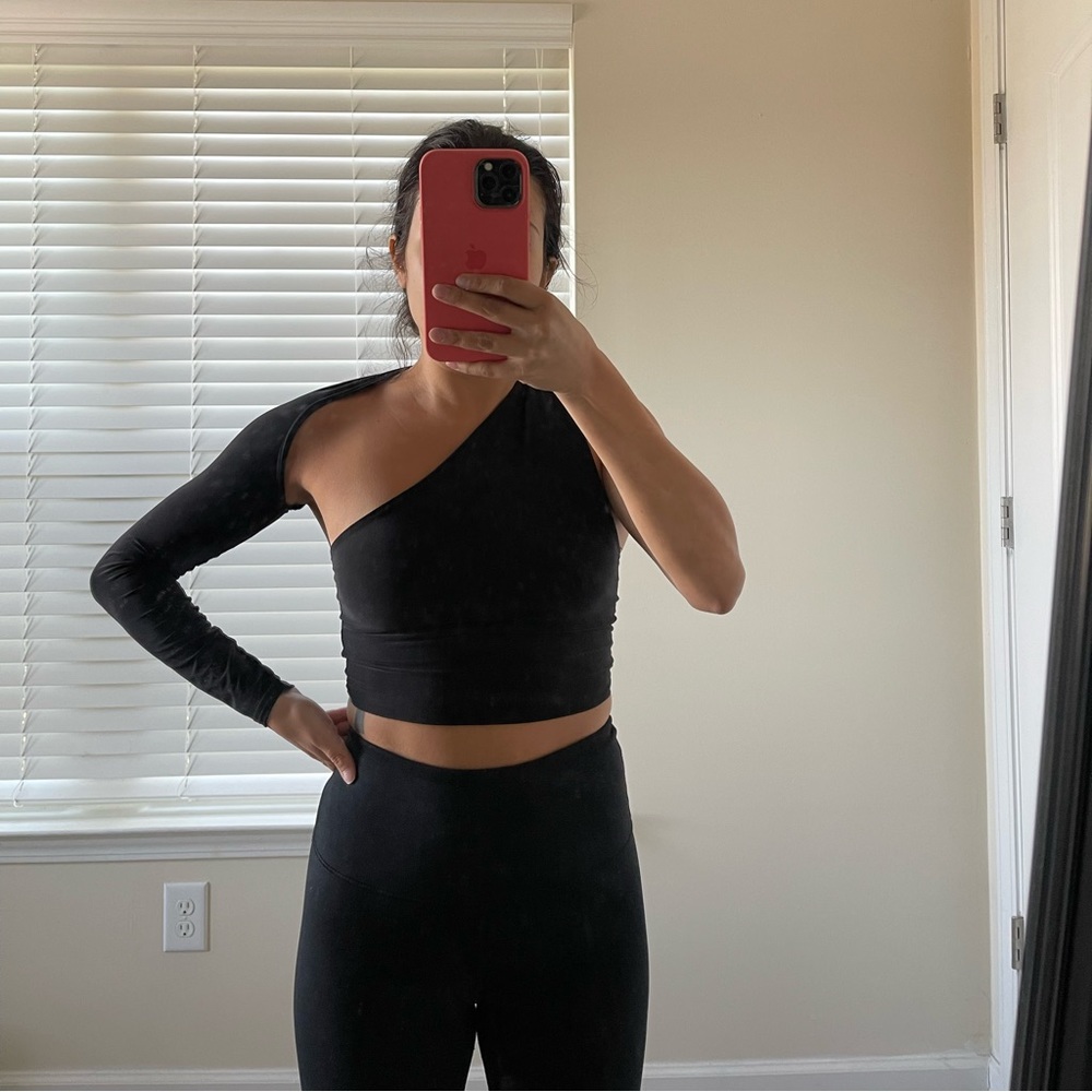 ✨PLT One Arm Crop Top